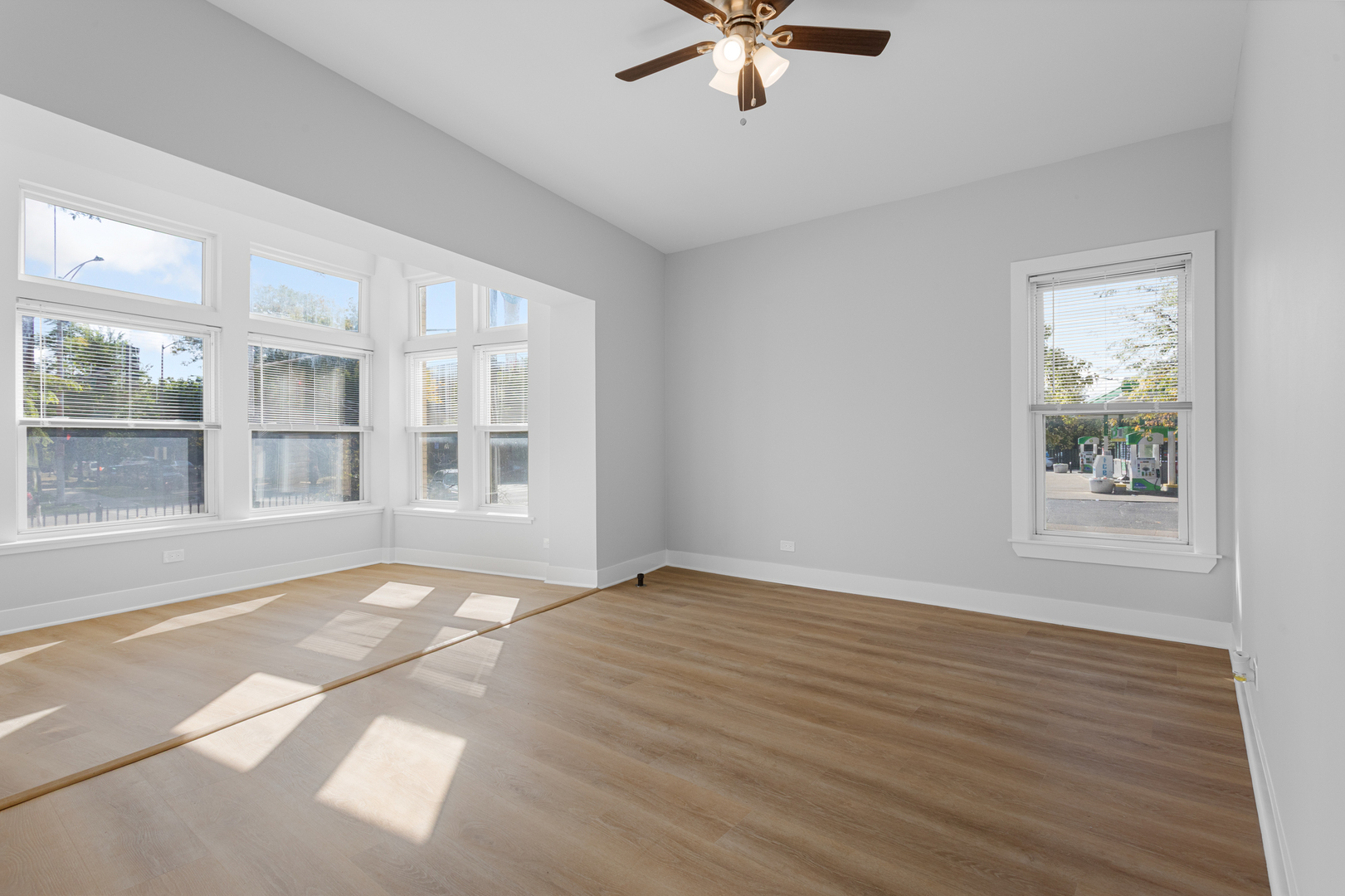 7600 N Sheridan Road 104