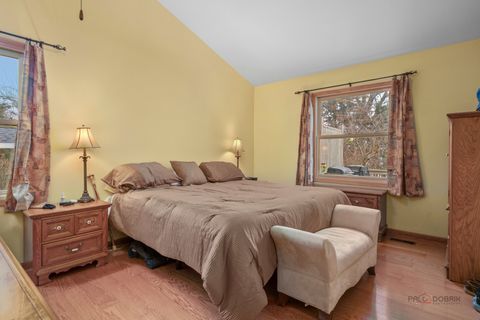 Tiny photo for 5000 W Shore Drive, McHenry, IL 60050 (MLS # 12582091)