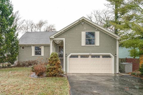 Photo of 5000 W Shore Drive, McHenry, IL 60050 (MLS # 12582091)