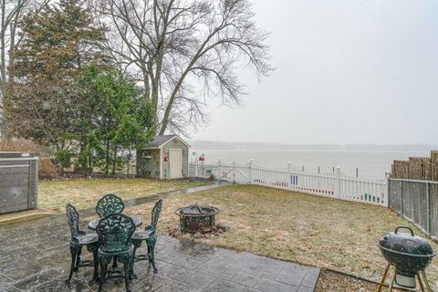 Tiny photo for 5000 W Shore Drive, McHenry, IL 60050 (MLS # 12582091)