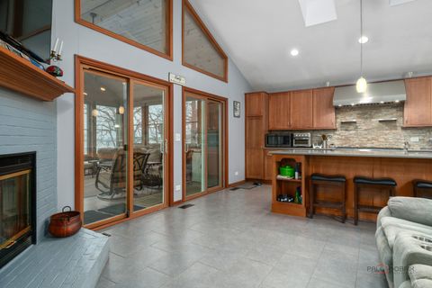 Tiny photo for 5000 W Shore Drive, McHenry, IL 60050 (MLS # 12582091)