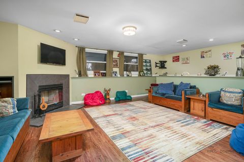 Tiny photo for 5000 W Shore Drive, McHenry, IL 60050 (MLS # 12582091)