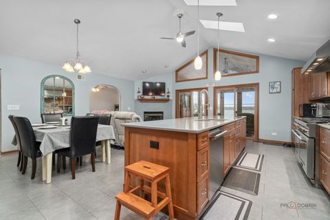 Tiny photo for 5000 W Shore Drive, McHenry, IL 60050 (MLS # 12582091)