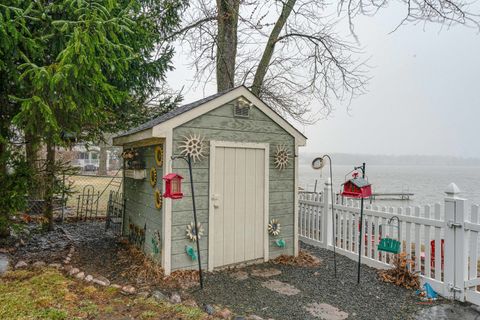 Tiny photo for 5000 W Shore Drive, McHenry, IL 60050 (MLS # 12582091)