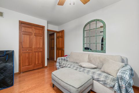 Tiny photo for 5000 W Shore Drive, McHenry, IL 60050 (MLS # 12582091)