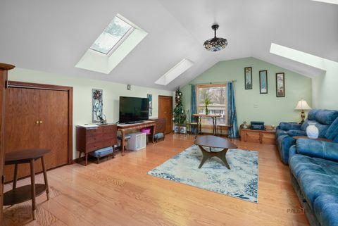 Tiny photo for 5000 W Shore Drive, McHenry, IL 60050 (MLS # 12582091)
