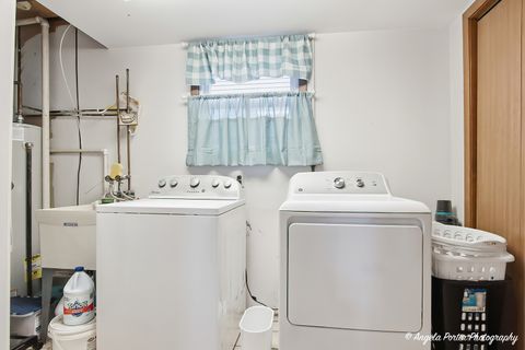 Tiny photo for 136 Edgewater Drive, Crystal Lake, IL 60014 (MLS # 12568374)