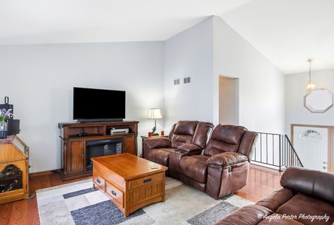 Tiny photo for 136 Edgewater Drive, Crystal Lake, IL 60014 (MLS # 12568374)