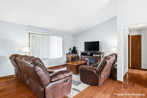 Tiny photo for 136 Edgewater Drive, Crystal Lake, IL 60014 (MLS # 12568374)