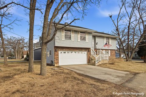 Tiny photo for 136 Edgewater Drive, Crystal Lake, IL 60014 (MLS # 12568374)