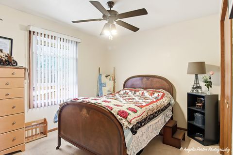 Tiny photo for 136 Edgewater Drive, Crystal Lake, IL 60014 (MLS # 12568374)