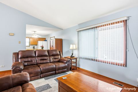 Tiny photo for 136 Edgewater Drive, Crystal Lake, IL 60014 (MLS # 12568374)