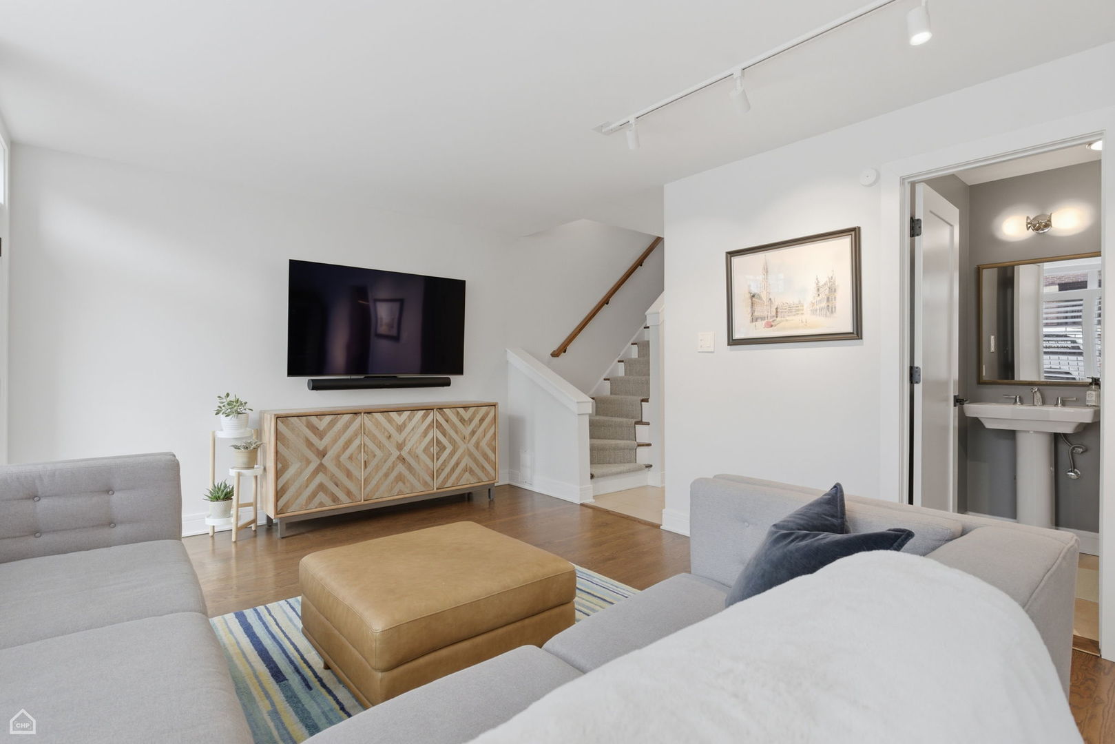 2718 N Southport Avenue B