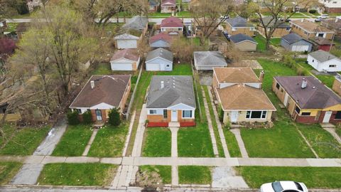 Tiny photo for 14424 University Avenue, Dolton, IL 60419 (MLS # 12629354)