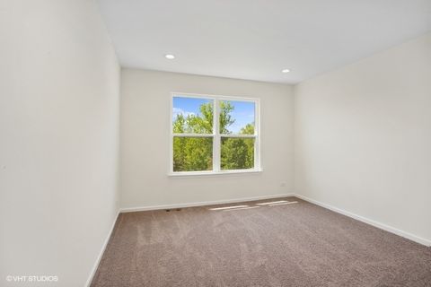 Tiny photo for 239 Stonington Drive, Bloomingdale, IL 60108 (MLS # 12560301)