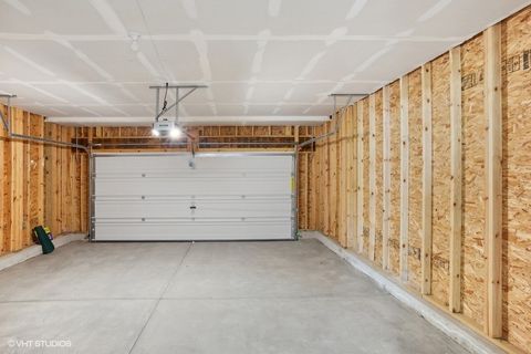 Tiny photo for 239 Stonington Drive, Bloomingdale, IL 60108 (MLS # 12560301)