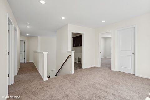 Tiny photo for 239 Stonington Drive, Bloomingdale, IL 60108 (MLS # 12560301)