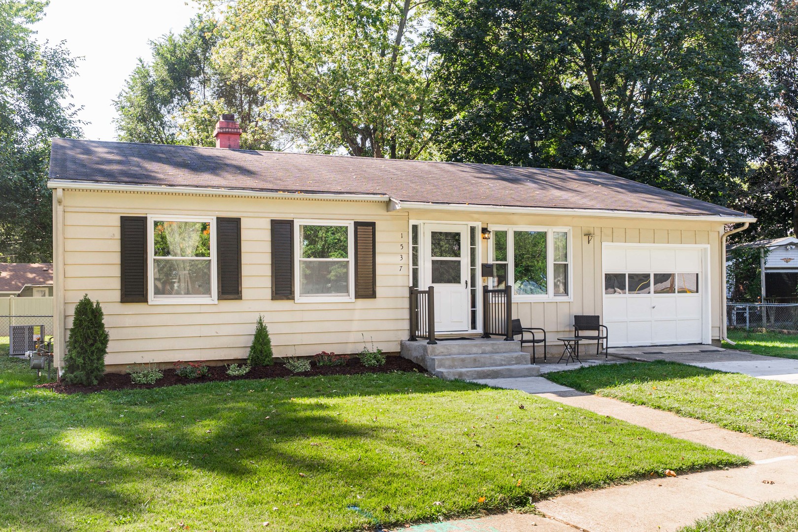 1537 Hulmes Drive