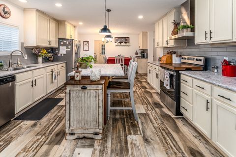 Tiny photo for 13310 E Idlewood Road, Mt Vernon, IL 62864 (MLS # 12550701)