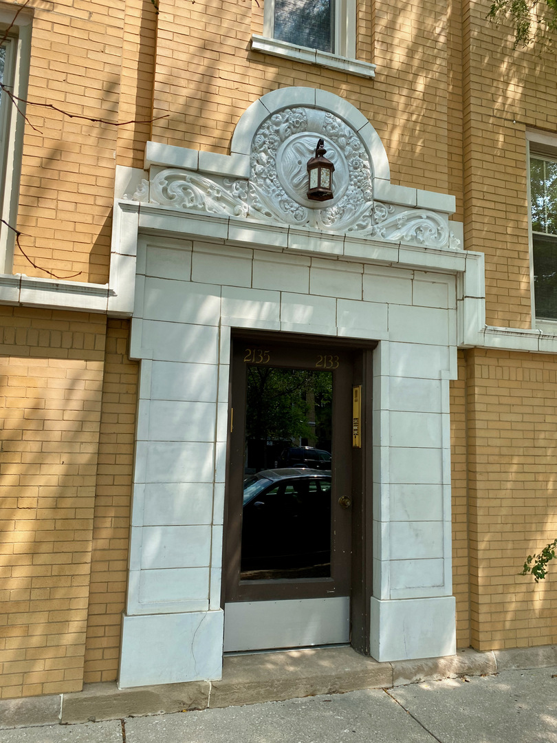 2133 N Kedzie Boulevard 1