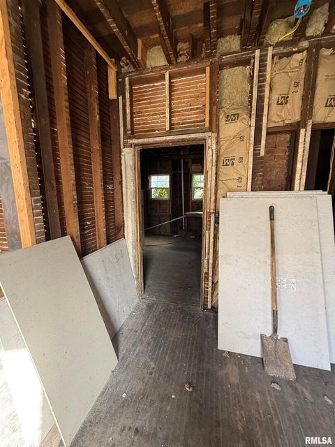 Tiny photo for 710 GAINES Street, Davenport, IA 52802 (MLS # QC4268556)