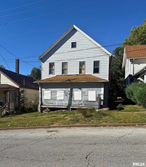 Photo of 710 GAINES Street, Davenport, IA 52802 (MLS # QC4268556)