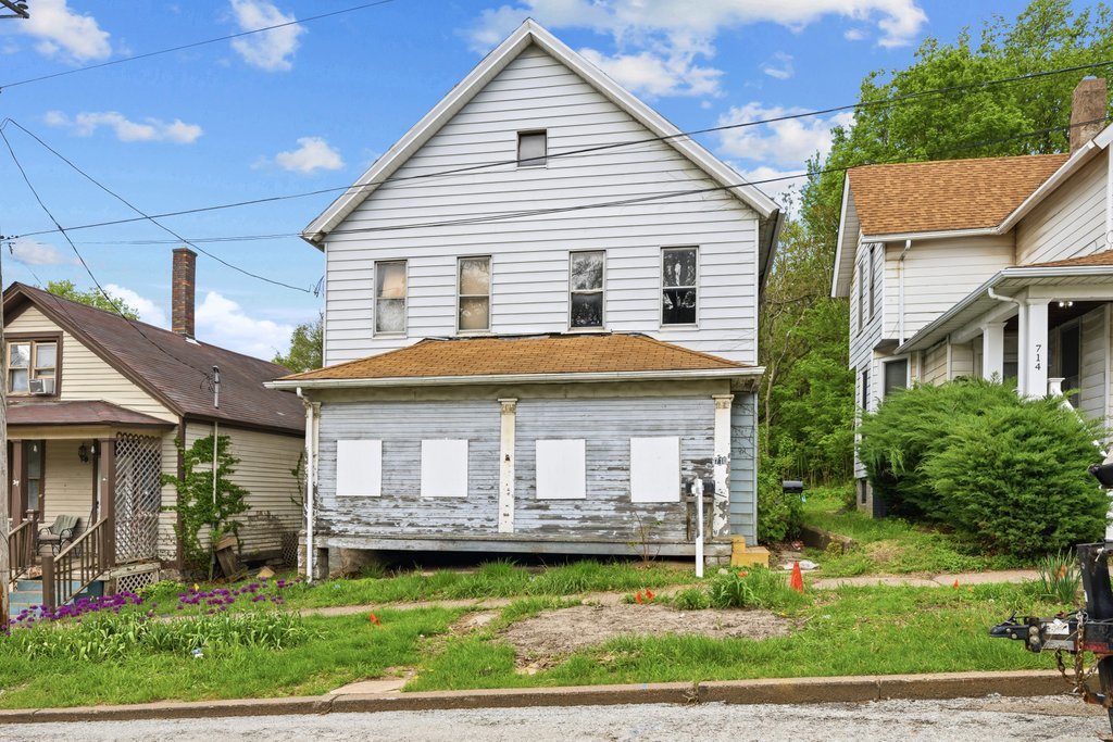 710 GAINES Street