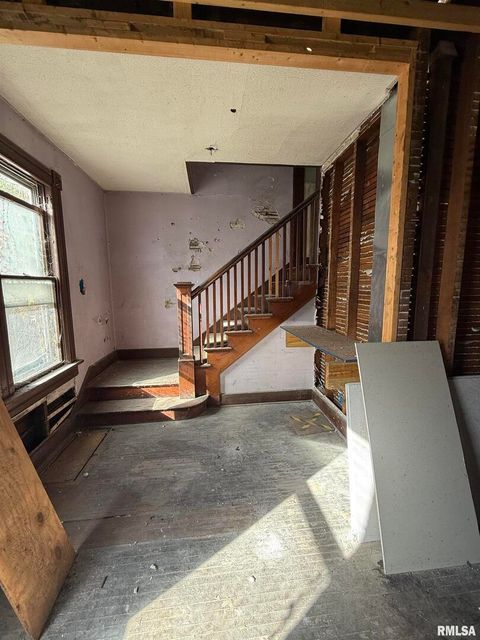 Tiny photo for 710 GAINES Street, Davenport, IA 52802 (MLS # QC4268556)