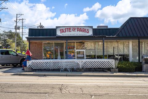 Tiny photo for 561 yosemite Way, Mundelein, IL 60060 (MLS # 12475270)