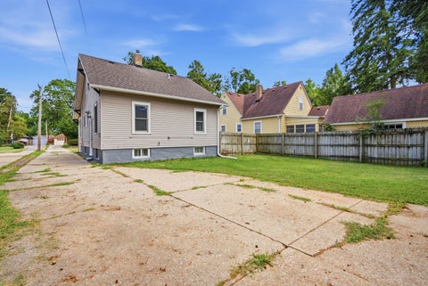 Tiny photo for 30 S Commonwealth Avenue, Elgin, IL 60123 (MLS # 12713550)