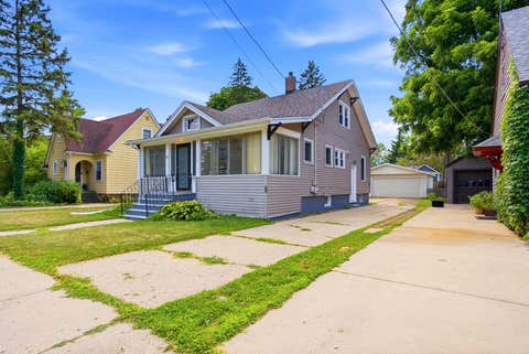 Tiny photo for 30 S Commonwealth Avenue, Elgin, IL 60123 (MLS # 12713550)