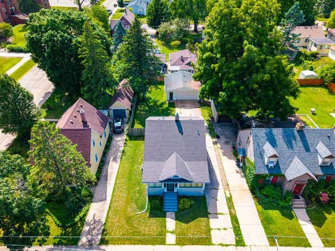 Tiny photo for 30 S Commonwealth Avenue, Elgin, IL 60123 (MLS # 12713550)