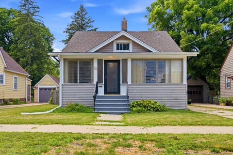 Photo of 30 S Commonwealth Avenue, Elgin, IL 60123 (MLS # 12713550)