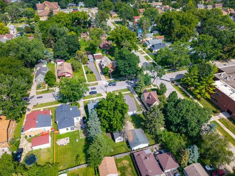 Tiny photo for 30 S Commonwealth Avenue, Elgin, IL 60123 (MLS # 12713550)