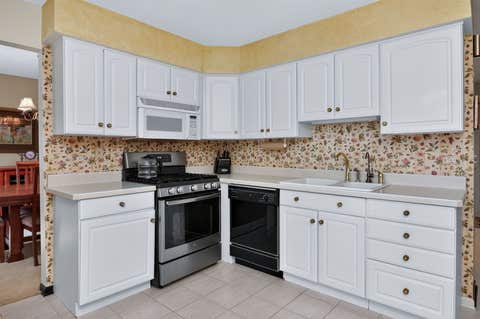 Tiny photo for 24W635 Woodcrest Drive, Naperville, IL 60540 (MLS # 12718419)