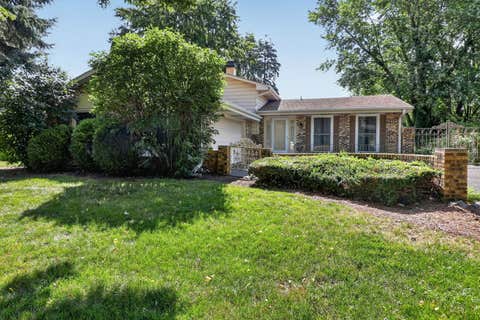 Tiny photo for 24W635 Woodcrest Drive, Naperville, IL 60540 (MLS # 12718419)