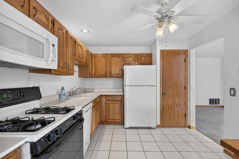 Tiny photo for 2789 Glasgow Court #Z2, Schaumburg, IL 60194 (MLS # 12733674)