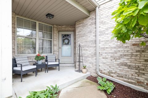 Tiny photo for 9051 Mansfield Drive, Tinley Park, IL 60487 (MLS # 12363061)