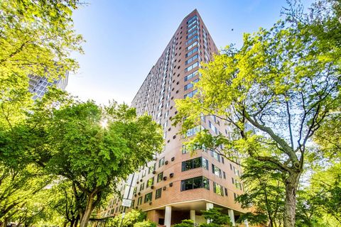 Tiny photo for 3100 N Lake Shore Drive #1506, Chicago, IL 60657 (MLS # 12522866)