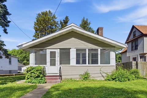 Photo of 1318 44th Street, Rock Island, IL 61201 (MLS # 12668618)