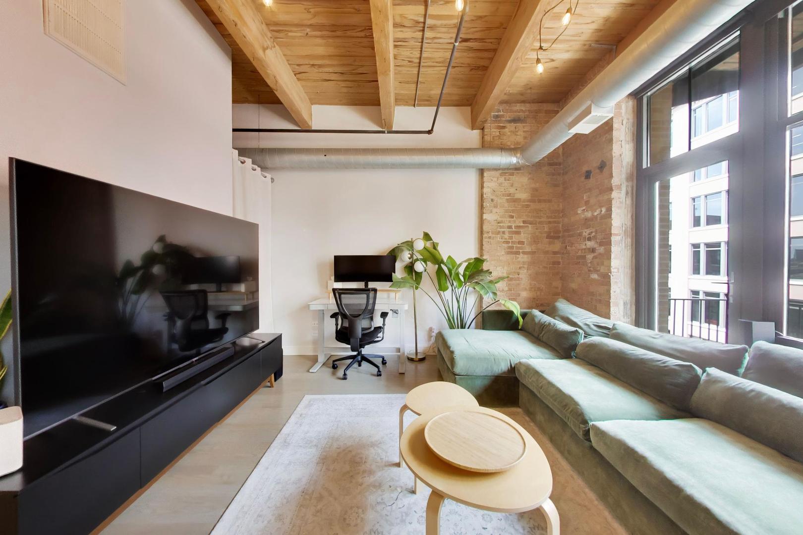 625 W Jackson Boulevard 512