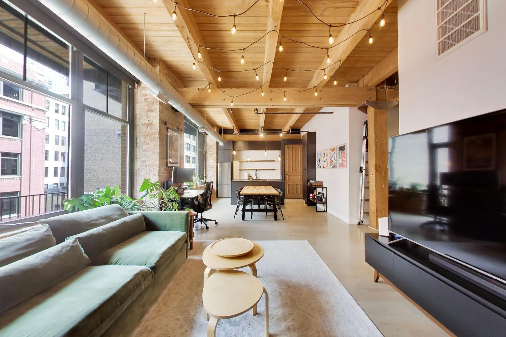 625 W Jackson Boulevard 512