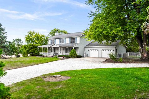 Photo of 111 Donner Court, Heyworth, IL 61745 (MLS # 12497158) Photo of 111 Donner Court, Heyworth, IL 61745 (MLS # 12497158)