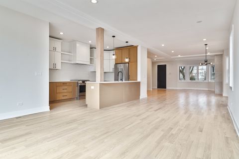 Tiny photo for 3727 W Sunnyside Avenue, Chicago, IL 60625 (MLS # 12569433)