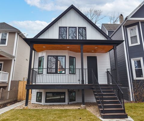 Photo of 3727 W Sunnyside Avenue, Chicago, IL 60625 (MLS # 12569433)