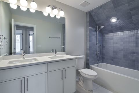 Tiny photo for 3727 W Sunnyside Avenue, Chicago, IL 60625 (MLS # 12569433)