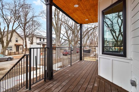 Tiny photo for 3727 W Sunnyside Avenue, Chicago, IL 60625 (MLS # 12569433)