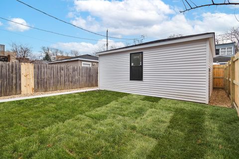 Tiny photo for 3727 W Sunnyside Avenue, Chicago, IL 60625 (MLS # 12569433)