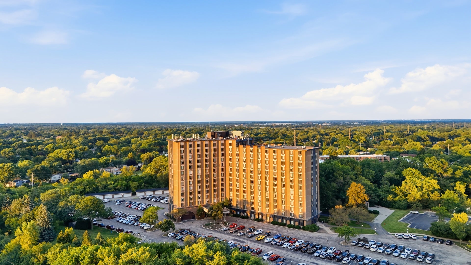 1 Renaissance Place 816