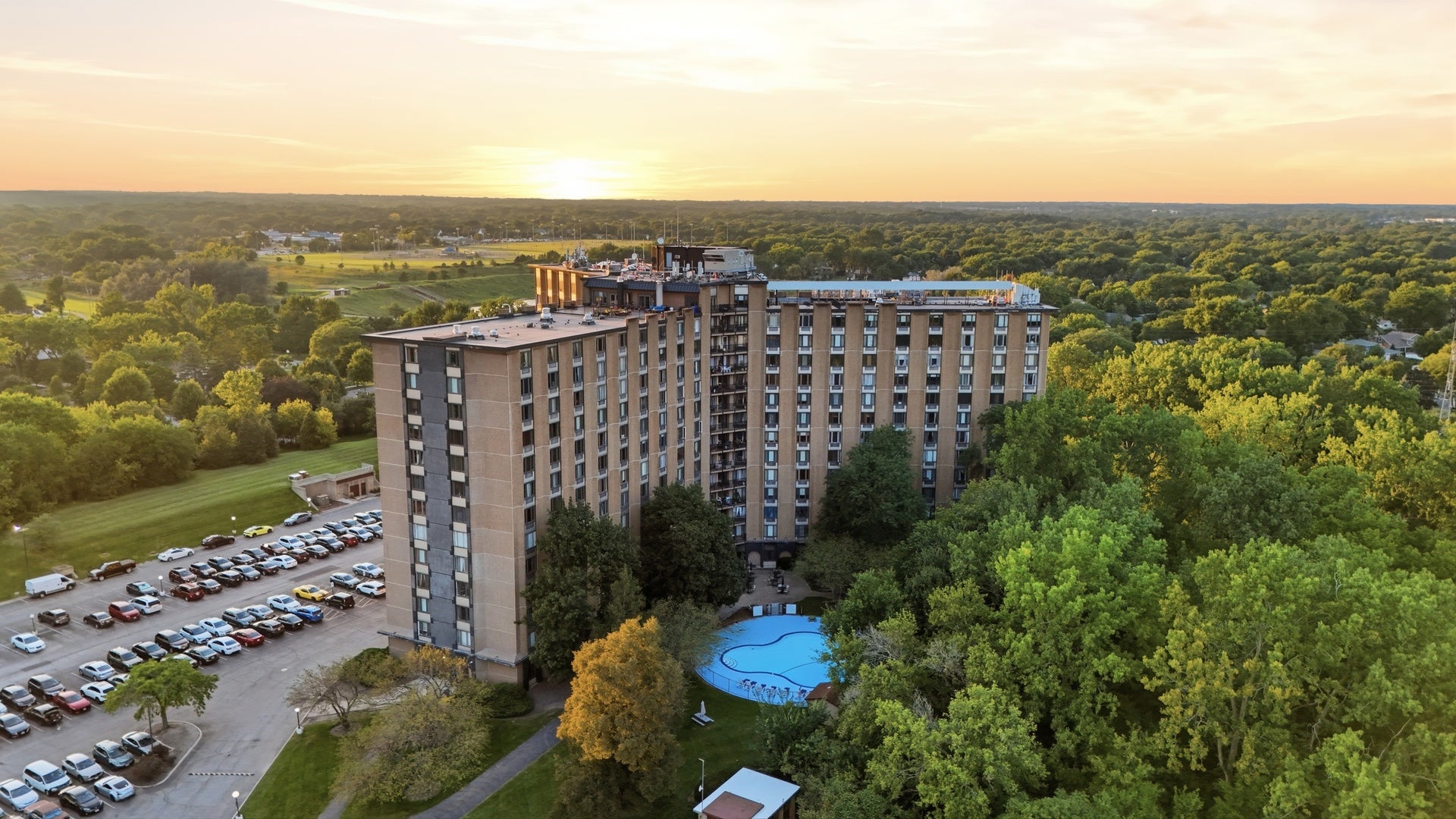 1 Renaissance Place 816
